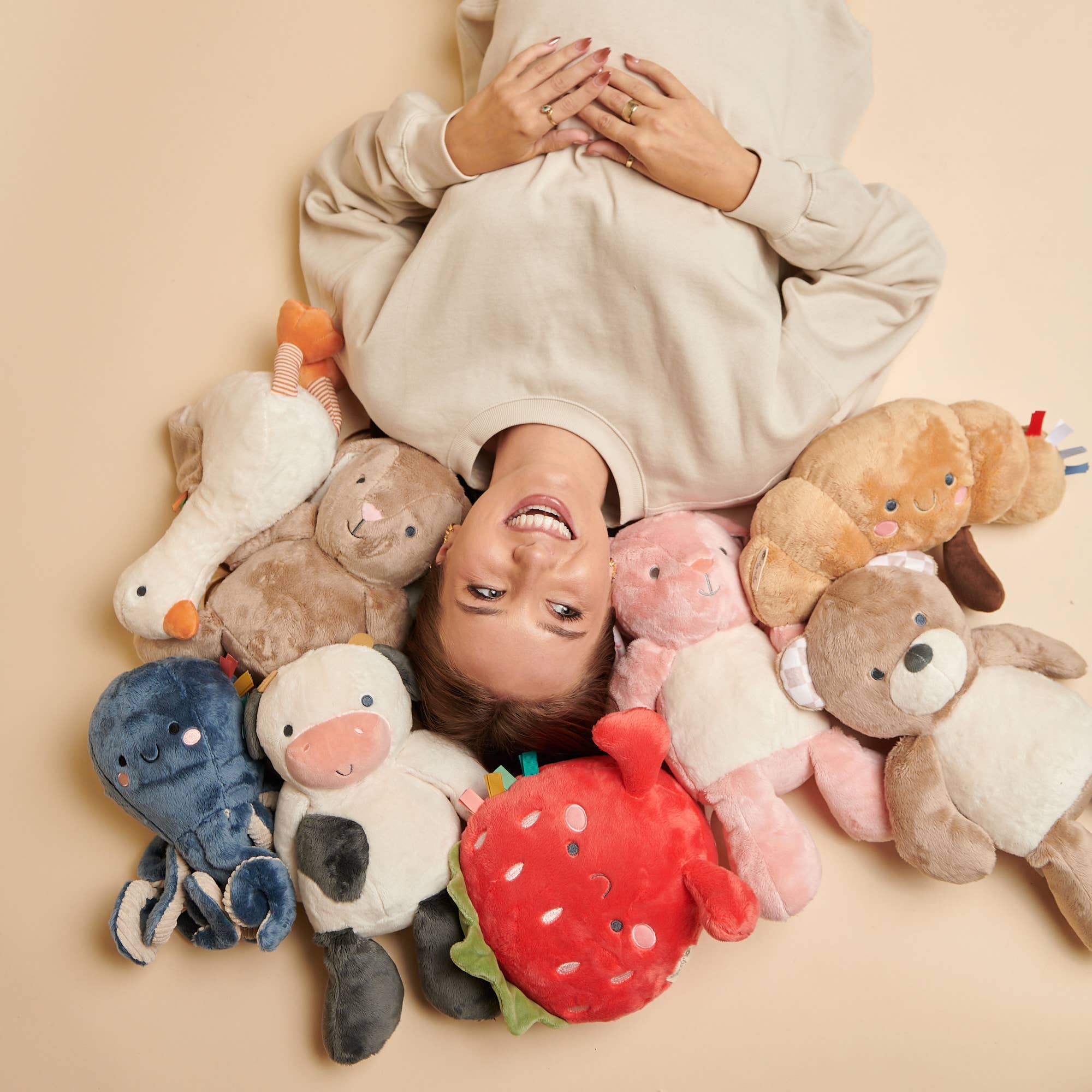 Bonnie la fraise  peluche -Itzy Ritzy - Sweetie Snuggles™ Peluche